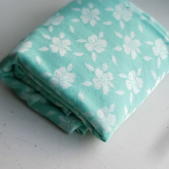 1960s 1970s Vintage 1 3/4Yards Mint Green Pearlized Cream Polyester Fabric #79 - Picture 2 of 9